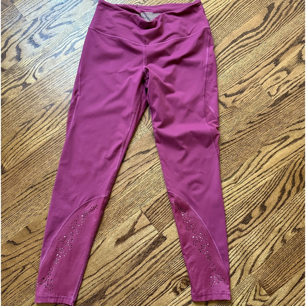 Victoria Sport Leggings size Medium